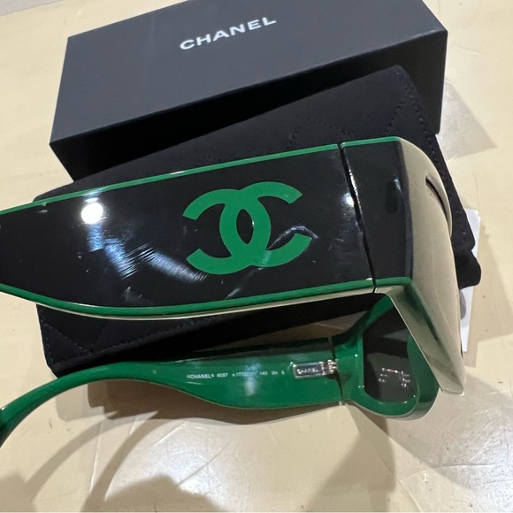 Chanel Shield sunglasses - 6057 w/case - Picture 9 of 12
